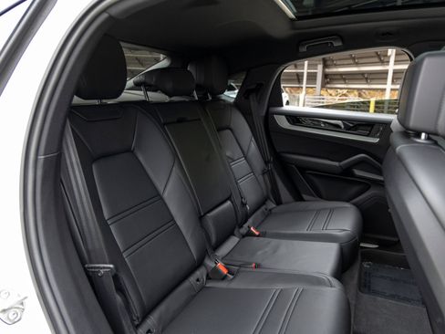 Certified 2026 Porsche Cayenne Coupe AWD/4WD image 52