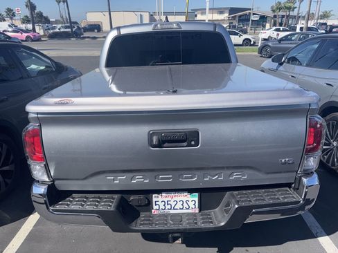 Used 2023 Toyota Tacoma TRD Off-Road image 10