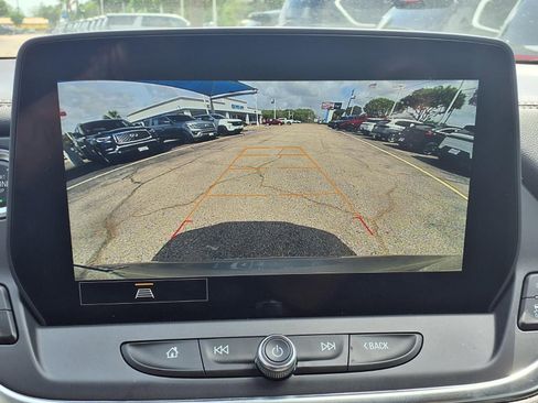 Used 2025 Chevrolet Blazer LT FWD image 4
