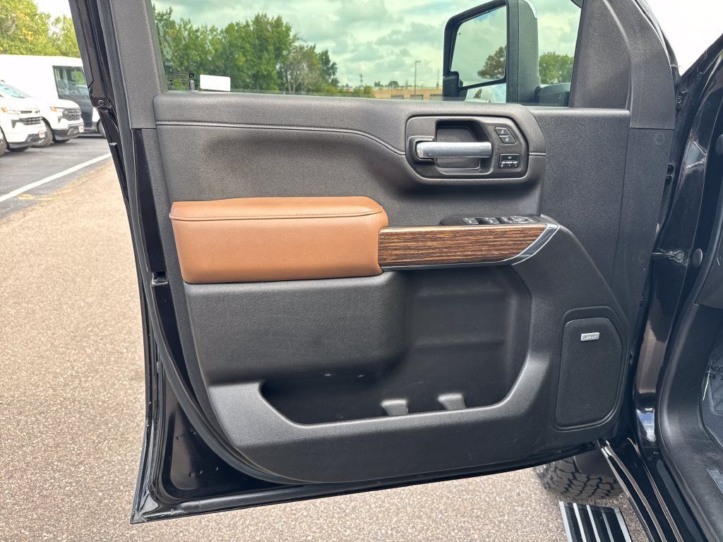Used 2022 Chevrolet Silverado 3500 High Country w/ Z71 Off-Road Package AWD/4WD image 10