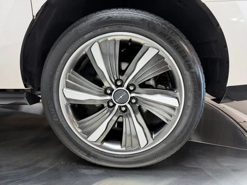 Used 2019 Lincoln Navigator L Reserve AWD/4WD image 7