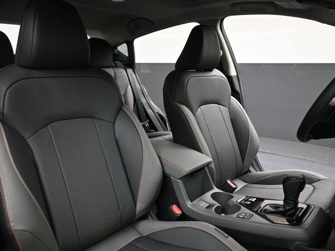 New 2025 Subaru Crosstrek 2.5i Limited w/ Crosstrek Mirror Package image 13