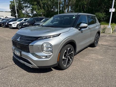Used 2022 Mitsubishi Outlander SE AWD/4WD image 4