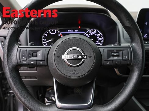 Used 2023 Nissan Rogue S AWD/4WD image 10
