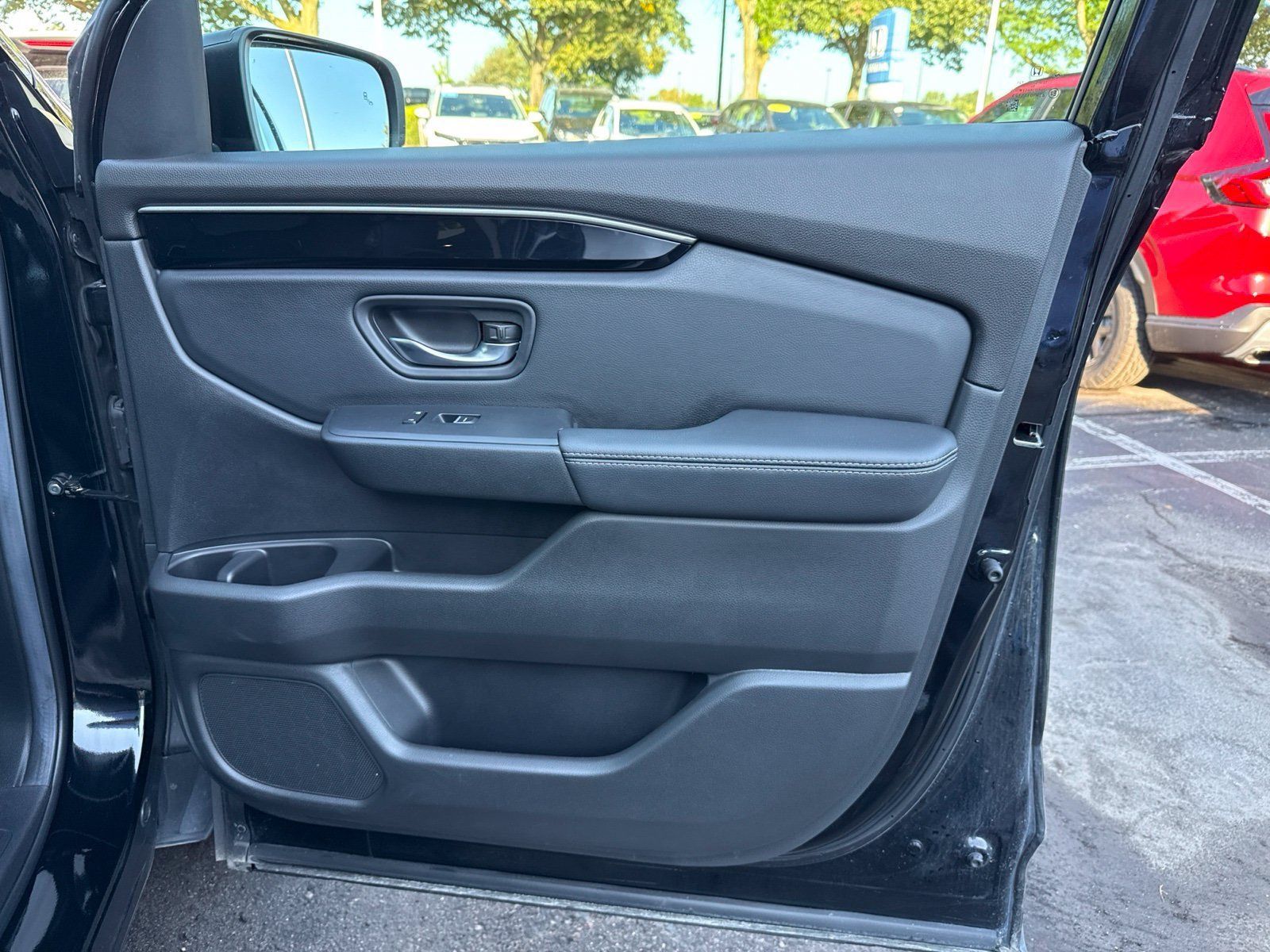 Used 2025 Honda Pilot EX-L image 17