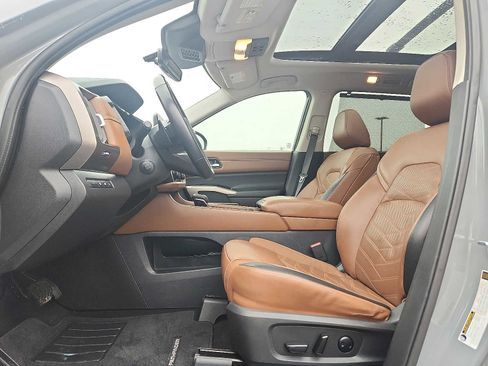 Used 2023 Nissan Pathfinder Platinum w/ Cargo Package image 13