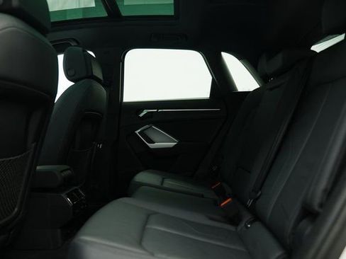 Used 2025 Audi Q3 2.0T Premium image 23