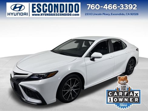Used 2023 Toyota Camry SE image 1