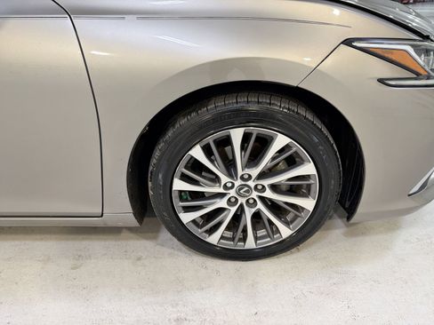 Used 2019 Lexus ES 350 Ultra Luxury image 30