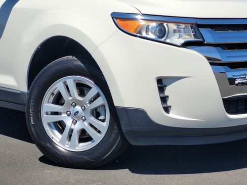 Used 2013 Ford Edge SE FWD image 3