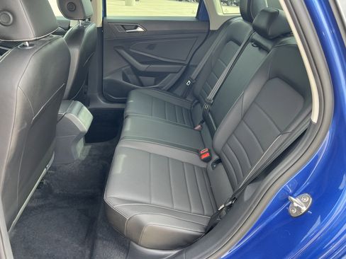 Used 2022 Volkswagen Jetta SE image 35