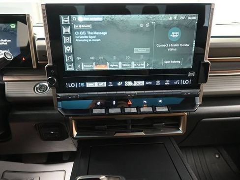 Used 2024 GMC Hummer EV 3X AWD/4WD image 10