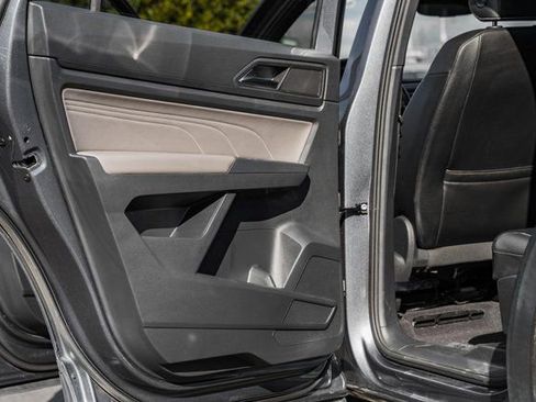 Used 2021 Volkswagen Atlas Cross Sport SEL image 40