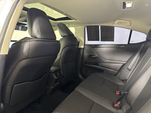 Certified 2024 Lexus ES 350 FWD image 32