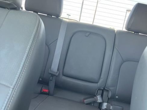 Used 2011 Nissan Frontier SL w/ Moonroof Pkg AWD/4WD image 18