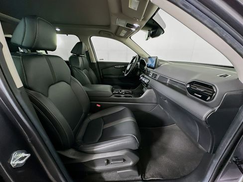 Used 2025 Honda Pilot Touring image 34