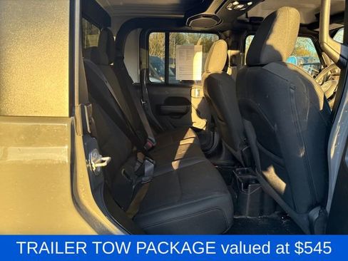 Used 2021 Jeep Gladiator Willys image 13