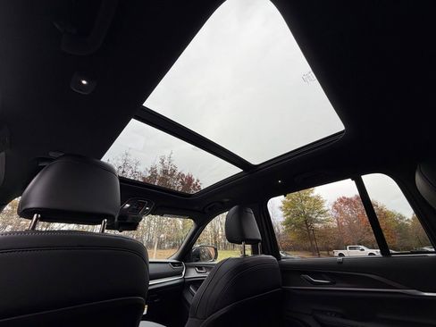 New 2025 Jeep Grand Cherokee Limited image 27