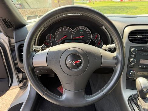 Used 2007 Chevrolet Corvette Convertible RWD image 14