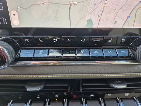 Used 2026 Chevrolet Colorado ZR2 w/ Technology Package image 22