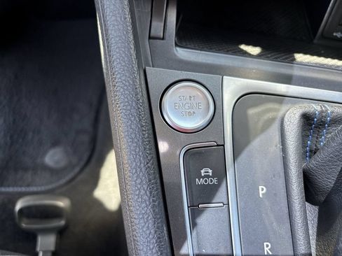 Used 2016 Volkswagen e-Golf SE FWD image 20