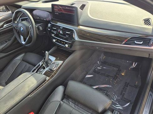 Used 2023 BMW 540i w/ Premium Package RWD image 23