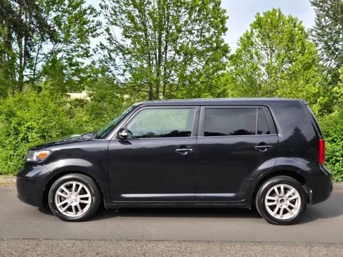 Used 2008 Scion xB FWD image 9