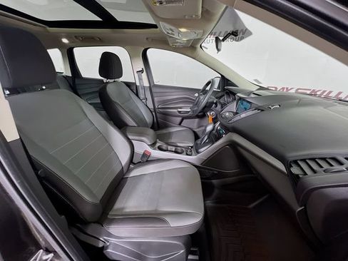 Used 2016 Ford Escape SE w/ Equipment Group 201A FWD image 39