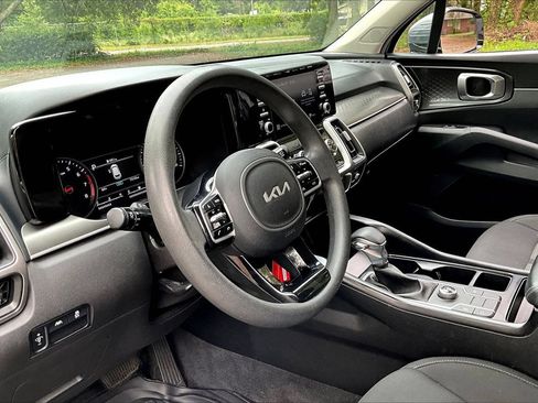 Used 2022 Kia Sorento LX FWD image 14