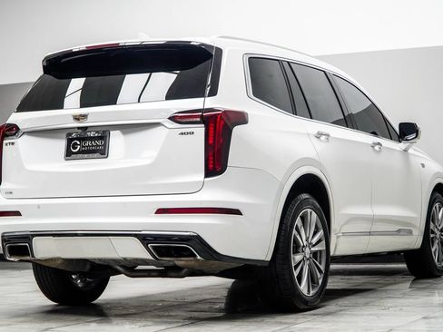 Used 2022 Cadillac XT6 Premium Luxury AWD/4WD image 13