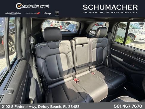 Used 2024 Jeep Grand Cherokee Limited w/ Luxury Tech Group II RWD image 20