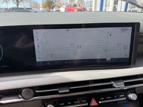 Used 2025 Hyundai Tucson Limited image 11