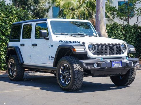 Used 2025 Jeep Wrangler Unlimited Rubicon 4xe w/ Convenience Group AWD/4WD image 3