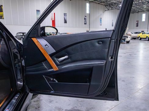 Used 2006 BMW M5 RWD image 29
