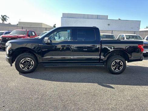 Used 2023 Ford F150 Lightning XLT image 7