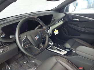 Used 2025 Buick Envista Avenir FWD video 2