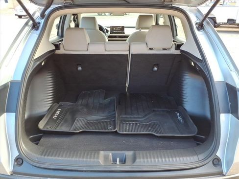 Used 2023 Honda HR-V LX image 7