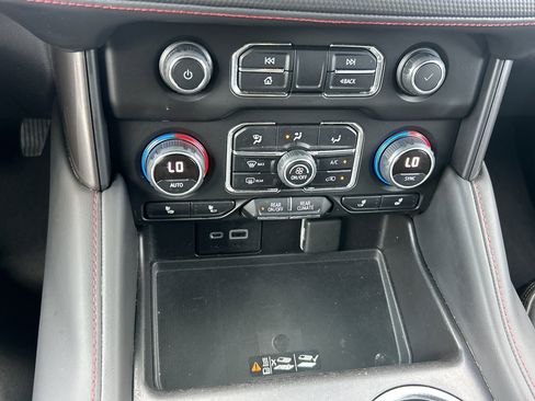 Used 2022 Chevrolet Tahoe RST w/ Sport Performance Package image 31