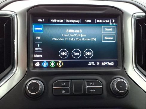 Used 2022 Chevrolet Silverado 1500 LT AWD/4WD image 18