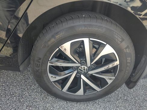 Used 2024 Volkswagen Jetta S image 8