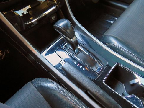 Used 2017 Honda Accord Sport image 25