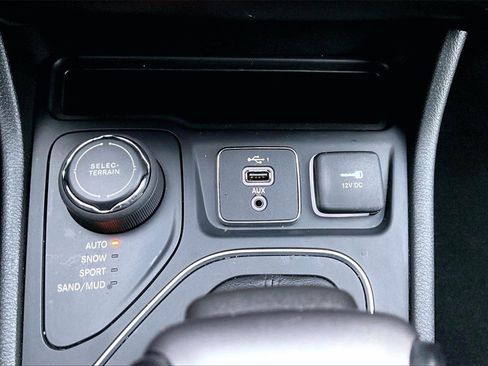 Certified 2022 Jeep Cherokee Latitude Lux image 15