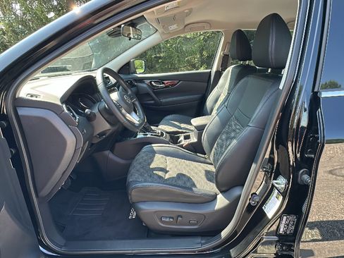 Certified 2022 Nissan Rogue Sport SV w/ Technology Package image 13