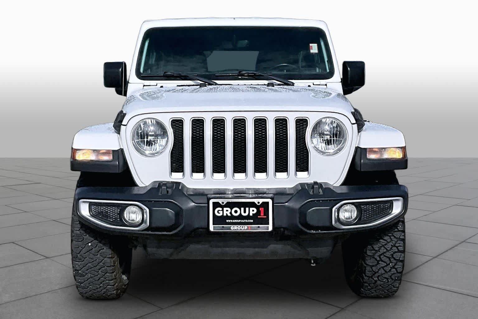 Used 2018 Jeep Wrangler Unlimited Sahara AWD/4WD image 4