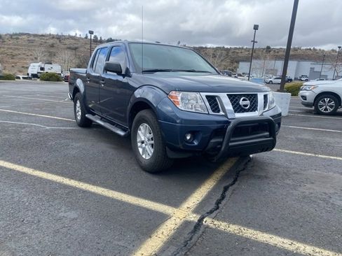 Used 2016 Nissan Frontier SV image 1