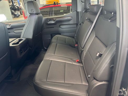 Used 2024 Chevrolet Silverado 1500 LT Trail Boss w/ LT Trail Boss Premium Package image 14