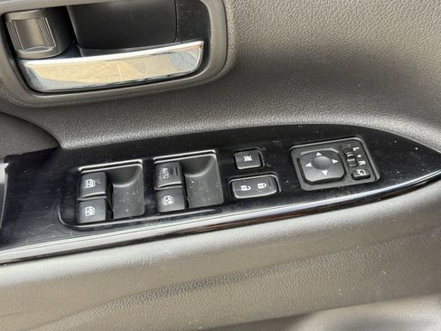Used 2018 Mitsubishi Outlander ES AWD/4WD image 27