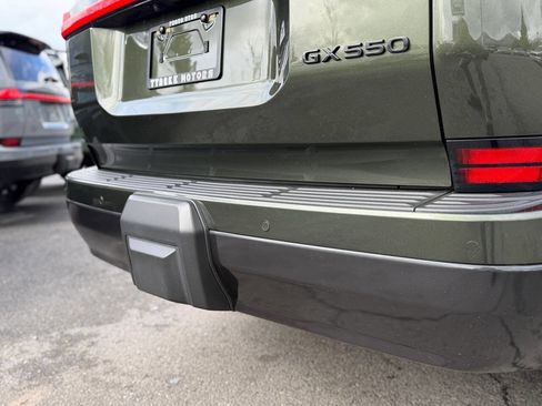 Used 2025 Lexus GX 550 w/ Accessory Package (31) image 37