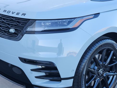 New 2026 Land Rover Range Rover Velar Dynamic SE image 9