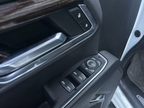 Used 2022 GMC Sierra 1500 SLE image 23